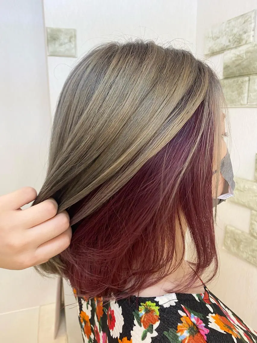 ミディアム カラー カシス インナーカラー ピンクカラー シルバー ️🫧押上️🫧はな 🫧まとまるショートのヘアスタイル