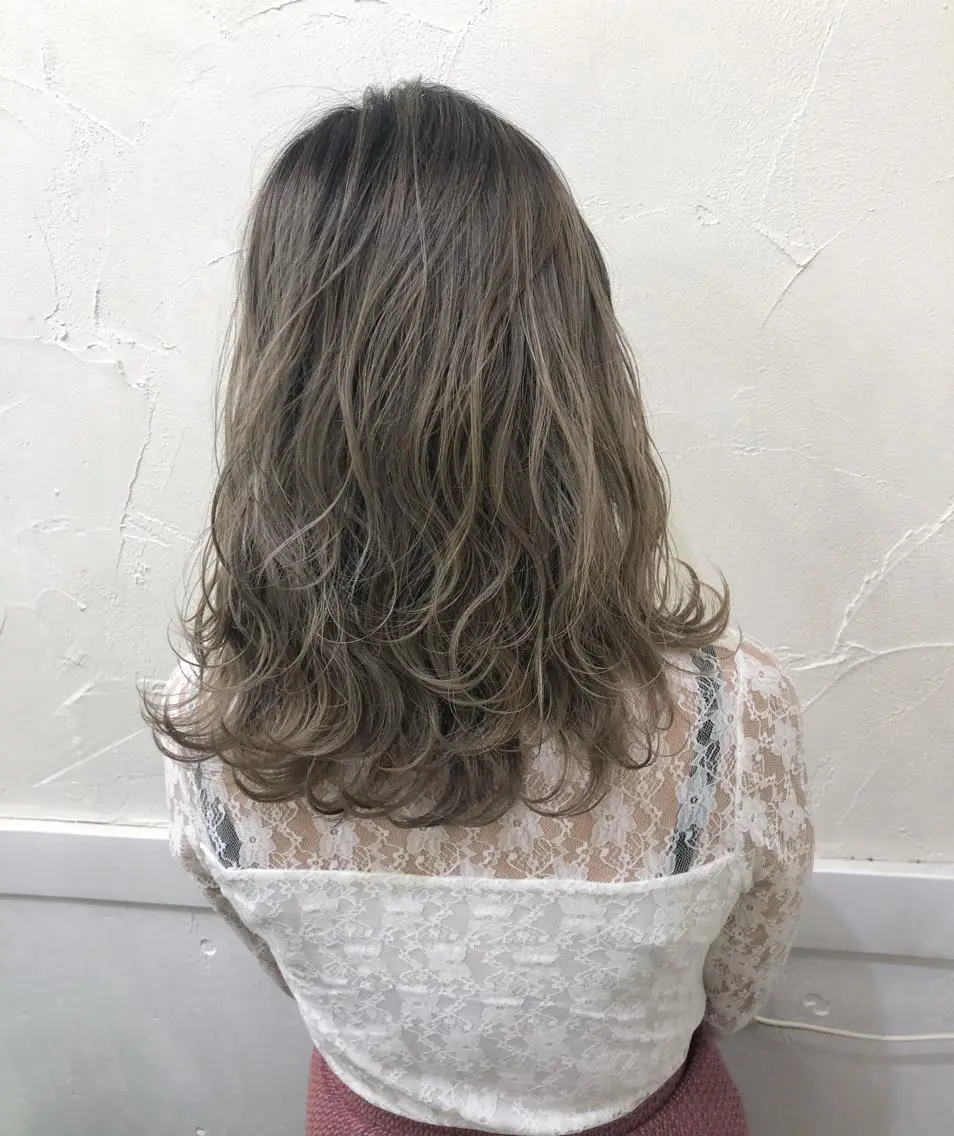 セミロング エクステ Loob.TOKYO MIYA🌈のヘアスタイル