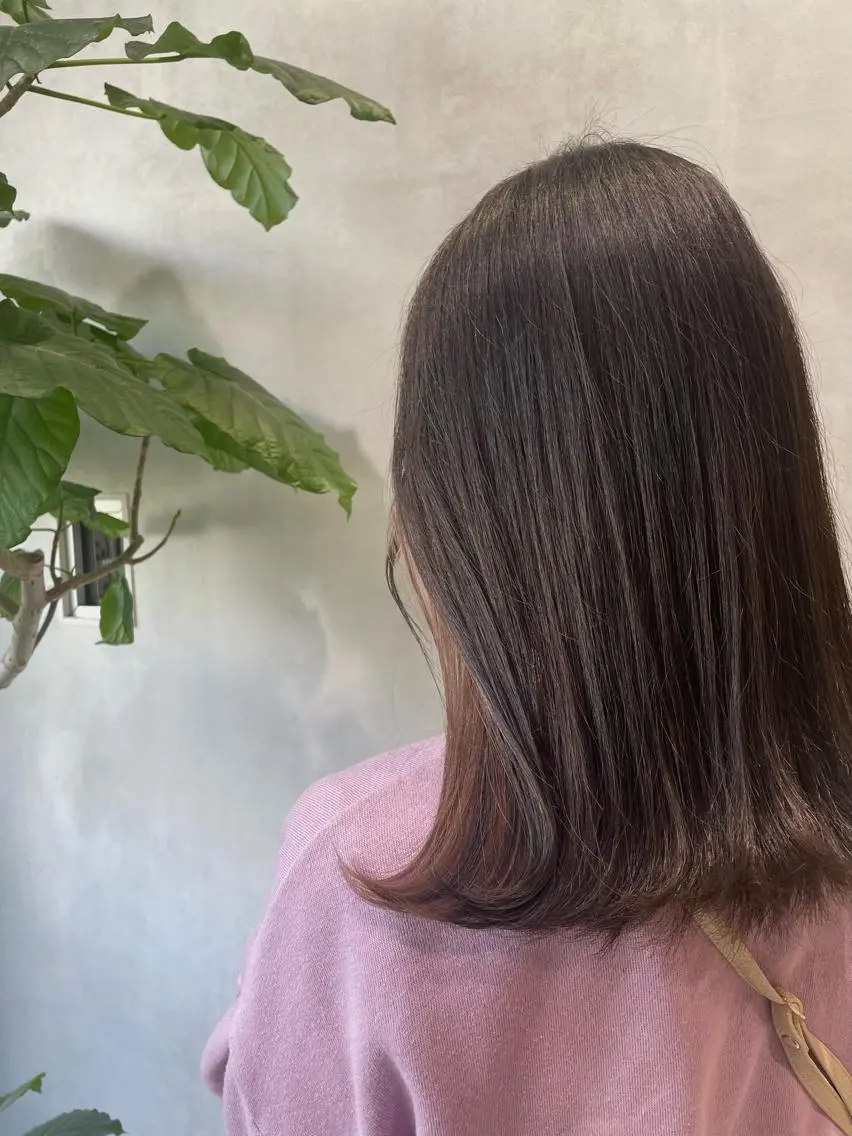 セミロング カラー ブリーチ グレージュ ピンクカラー レイヤーカット 🌿 濱野玲奈のヘアスタイル