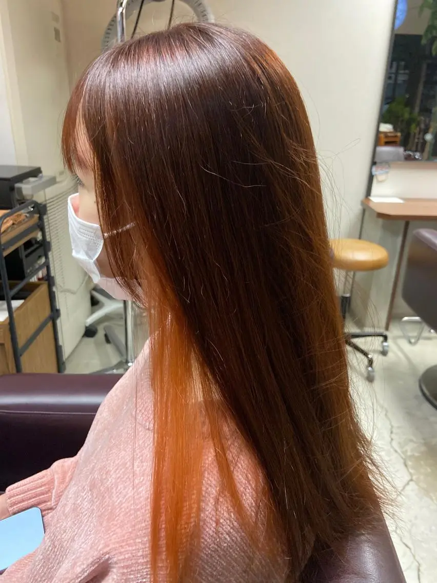 ロング カラー オレンジ ヘアカラー 千上 結希奈のヘアスタイル