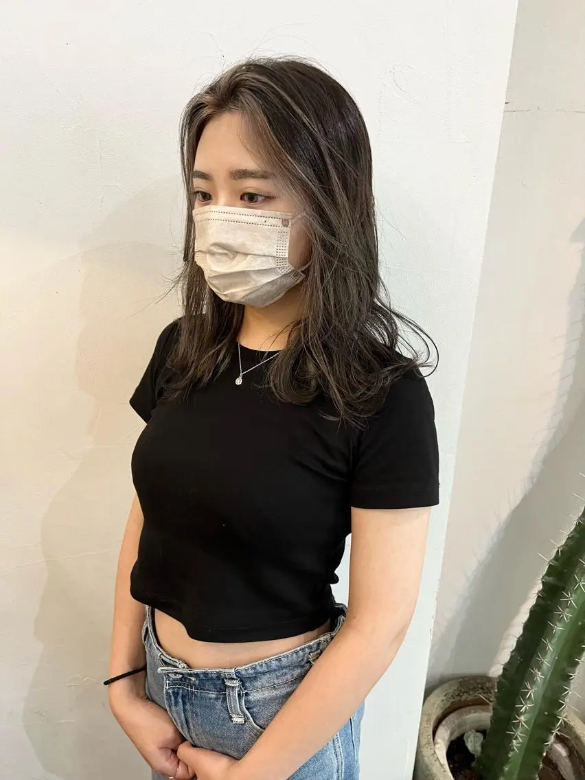 ミディアム カラー ミストバング ブリーチ フェイスフレーミング カット ヘアカラー 千葉 郁也のヘアスタイル