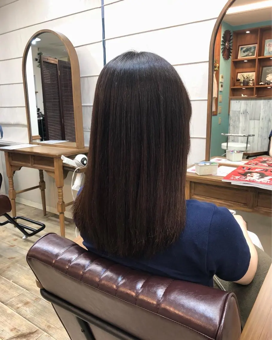 セミロング パーマ 縮毛矯正 髪質改善個室サロン' 白髪ぼかし・縮毛矯正のヘアスタイル
