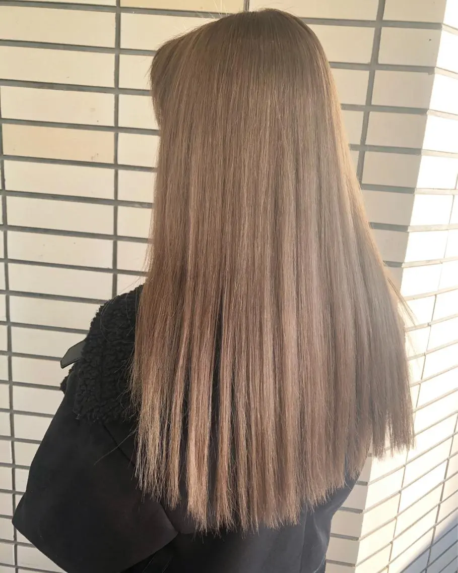 ロング カラー ベージュカラー ブリーチ ホワイトベージュ ヘアカラー 🤍2nd🤍田所 美希のヘアスタイル