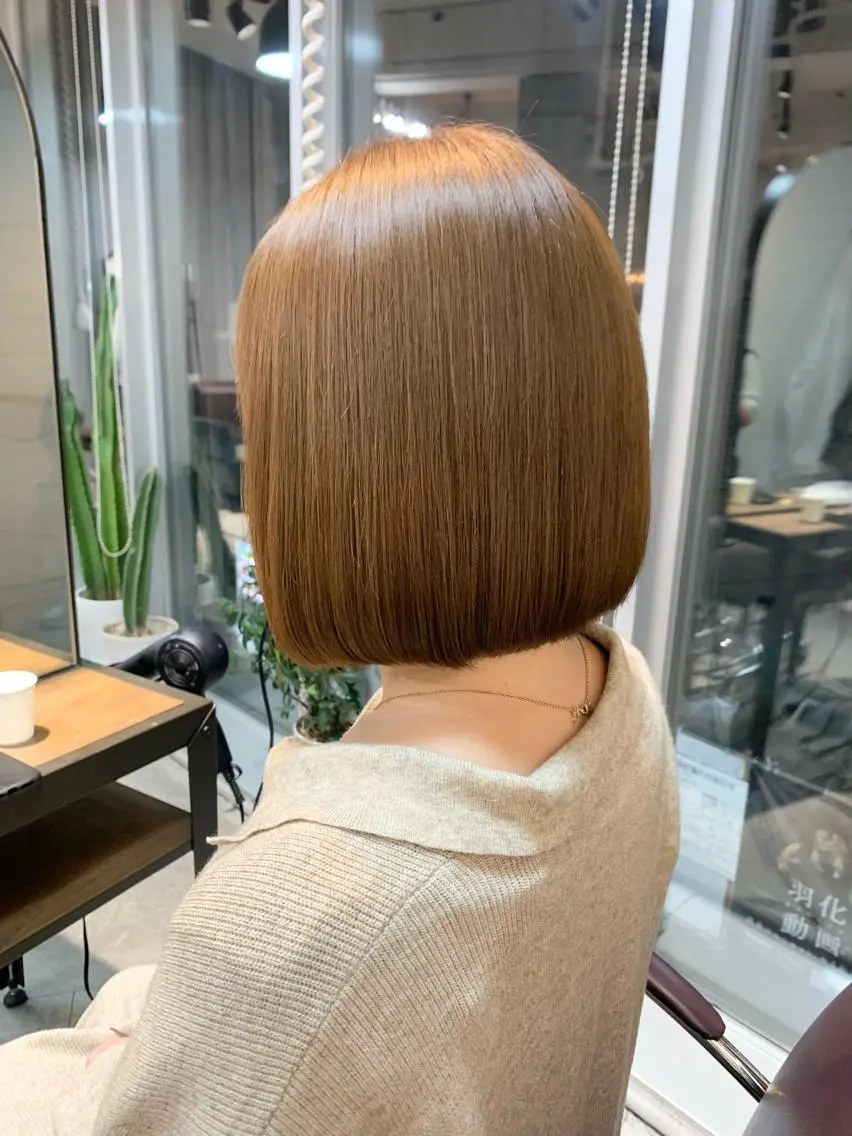 ショート カラー カット ヘアカラー トリートメント ヘアセット 🫧艶ダブルカラー ブリーチ🫧トモヤのヘアスタイル