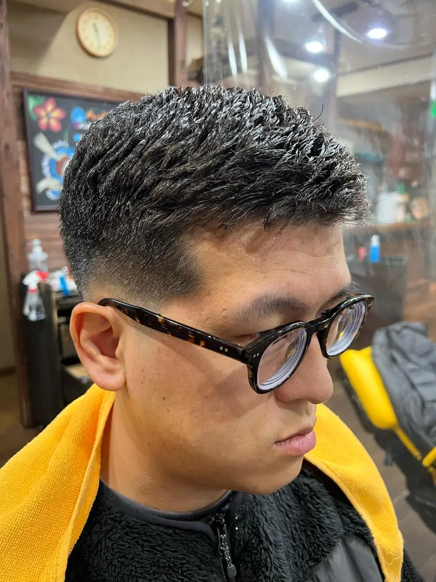 ショート パーマ メンズ 二本木 秀成のヘアスタイル
