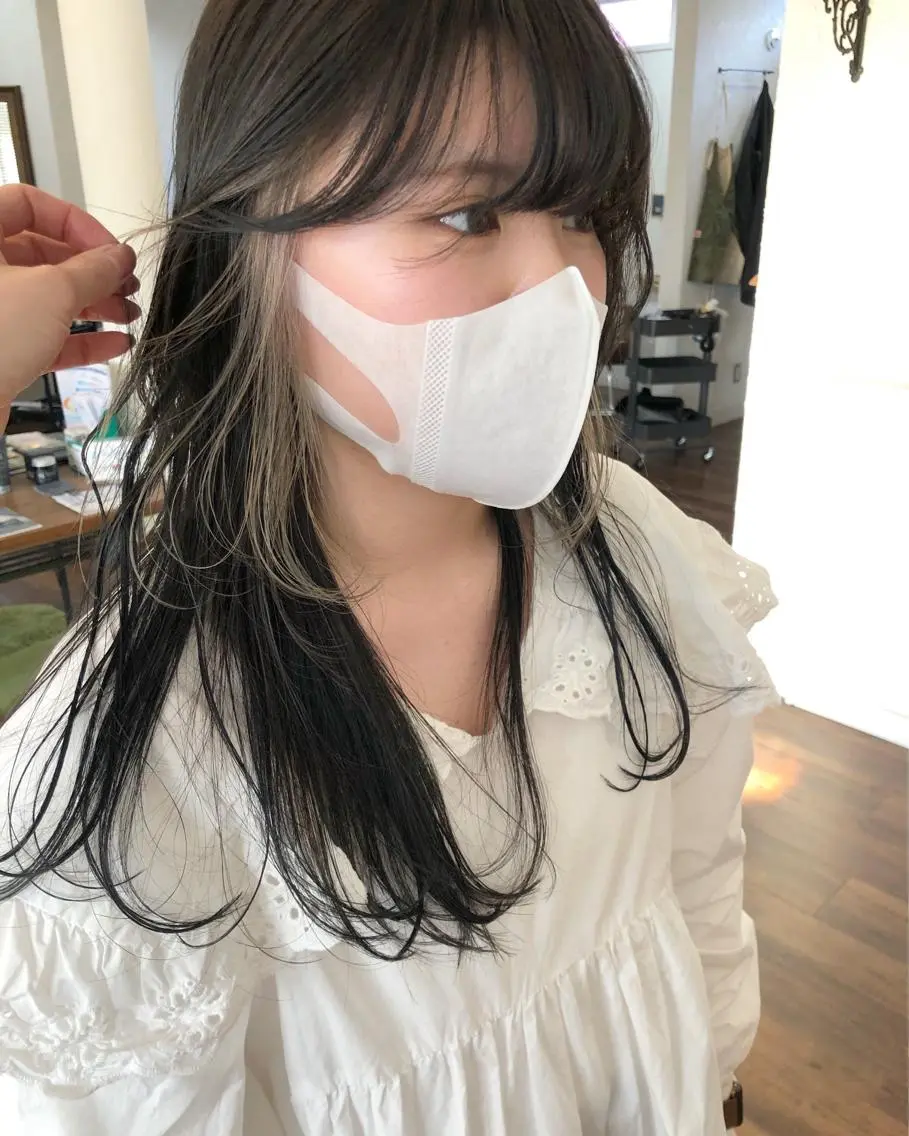 ロング カラー 黒髪 ブルーカラー ブルーブラック カット ヘアカラー 江原 彩華のヘアスタイル