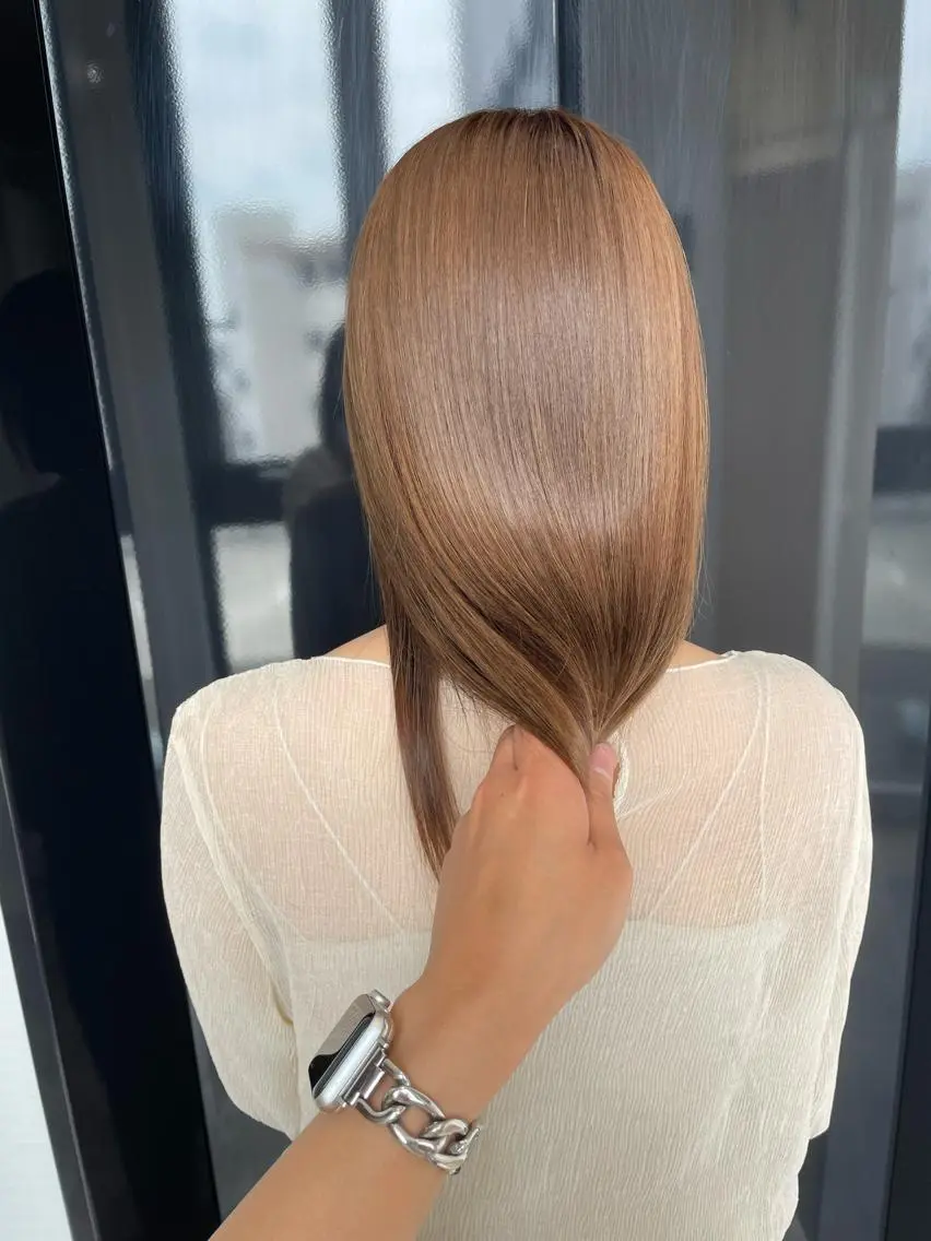 ロング カラー ベージュカラー ヘアカラー YUI/ ブリーチカラー🌷のヘアスタイル