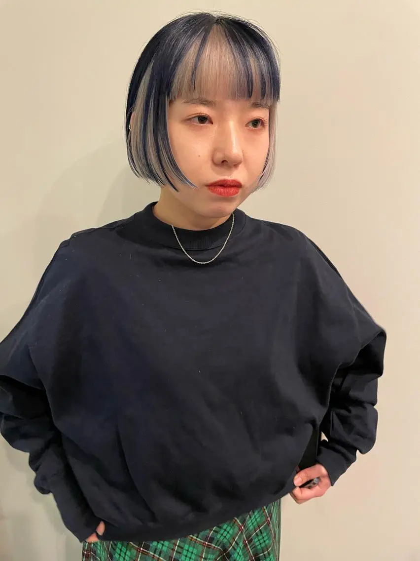 ショート カラー カット ヘアカラー トリートメント ブリーチ🧚 ボブ✍️レイヤーのヘアスタイル