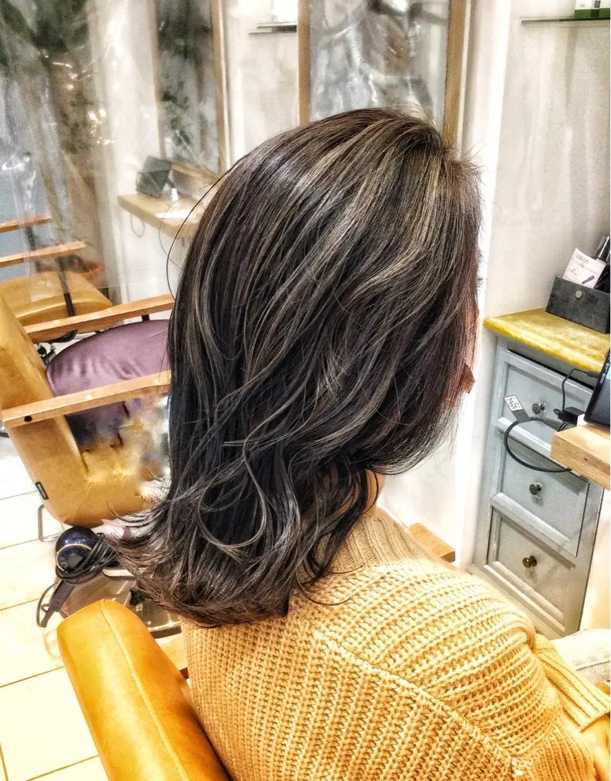 ミディアム ハイライト apish cocoのヘアスタイル