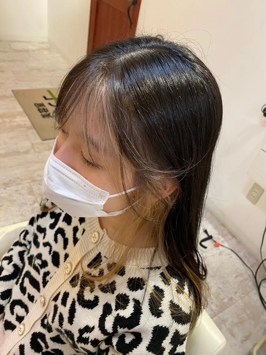 セミロング カラー 酸性ストレート/ブリ ーチなしWカラー河本のヘアスタイル