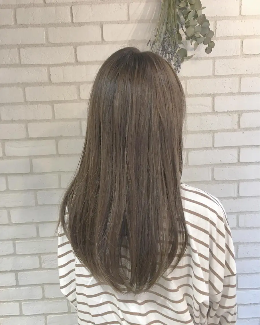 ロング カラー 透明感カラー グレージュ 佐藤 高徳のヘアスタイル