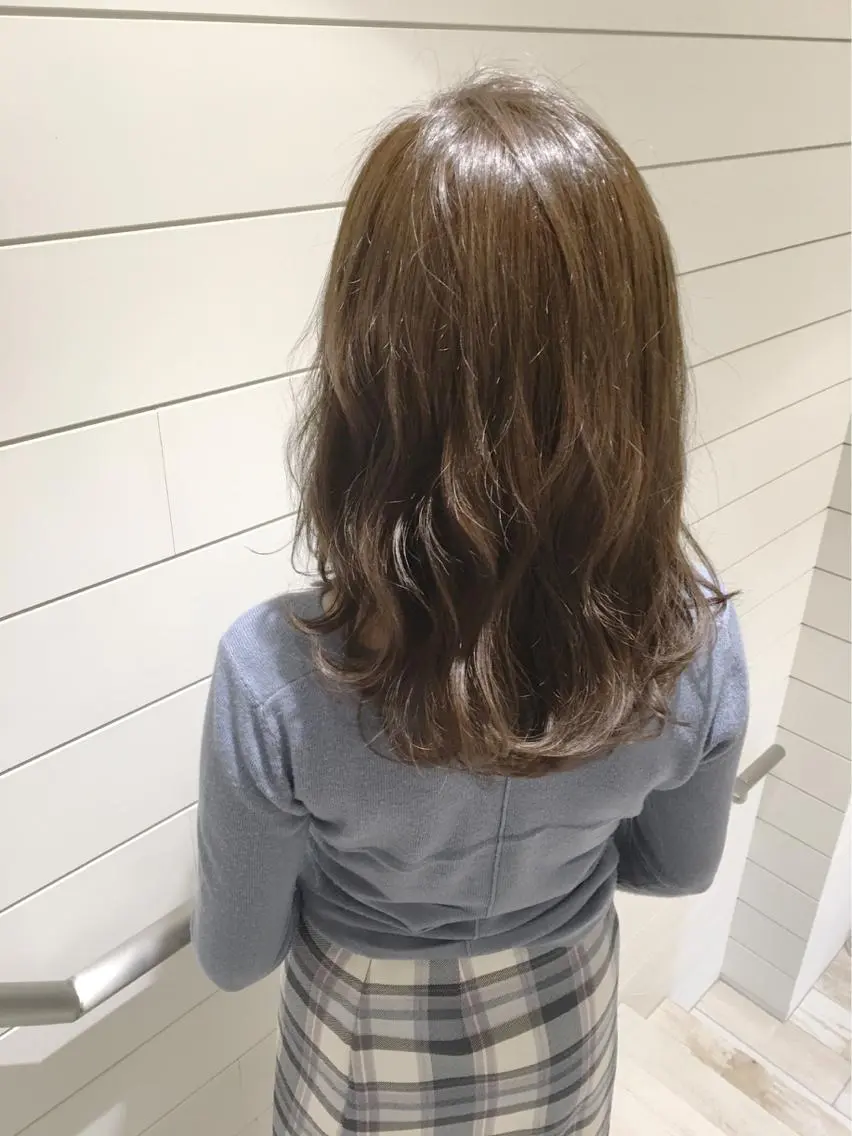 ロング カラー グレージュ 🍊新宿南口🍊 ERINAのヘアスタイル