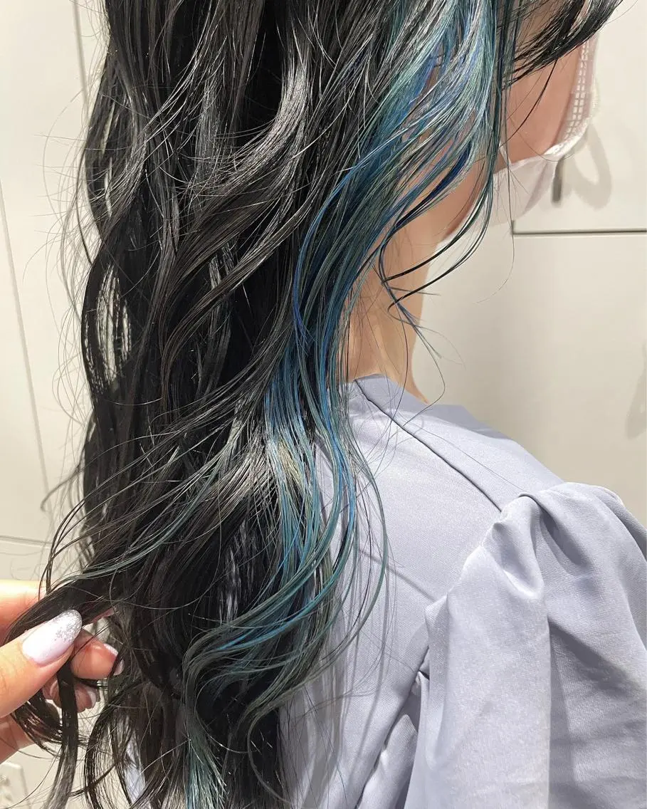 ロング カラー ヘアアレンジ 耳つぼ屋さん ‎🤍りりのヘアスタイル