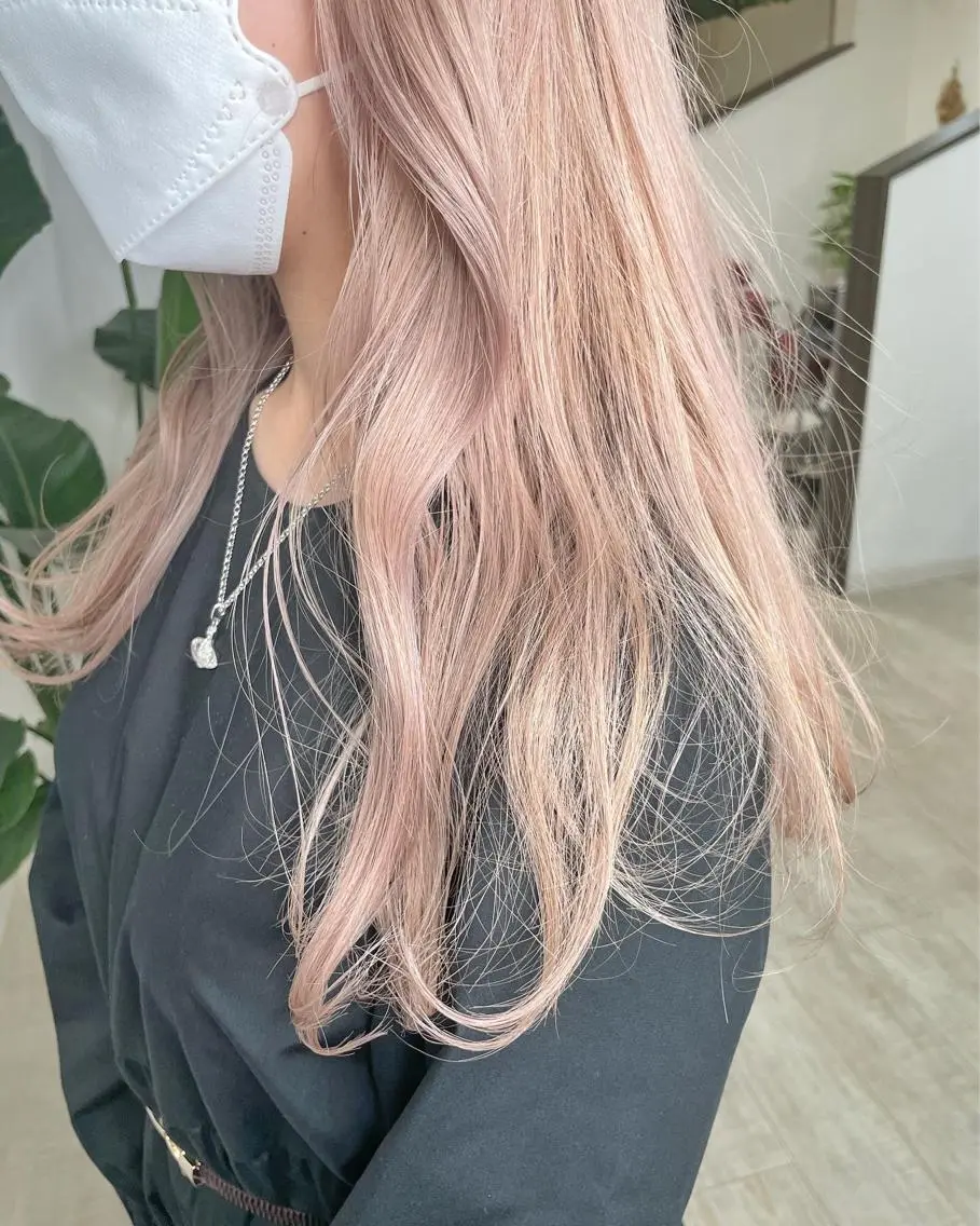 ロング カラー ベージュカラー ブリーチ ラベンダーカラー ラベンダーベージュ ヘアカラー 🫧富田 苑実🫧のヘアスタイル