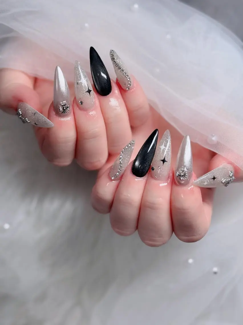 ネイル フレンチネイル ジェルネイル ハロウィン 韓国ネイル マグネットネイル ハンドネイル H.baby Nail Salonのネイルデザイン