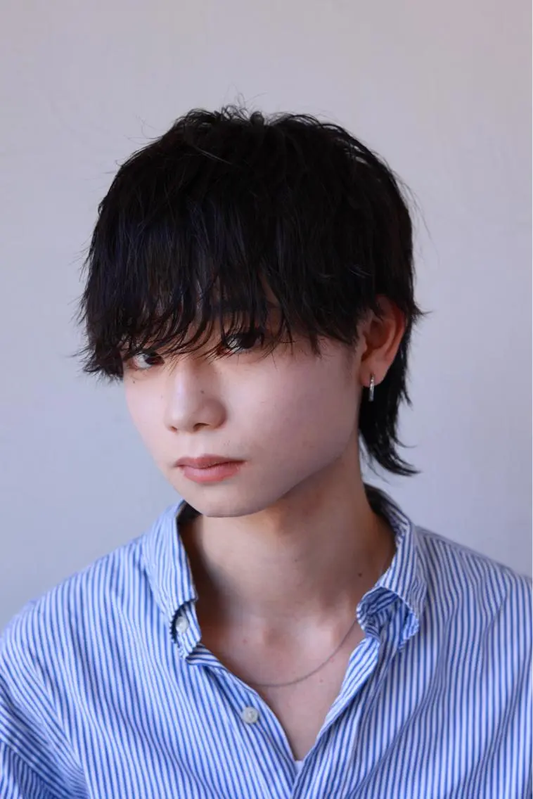 ショート メンズ マッシュウルフ マッシュ 波巻きパーマ メンズウルフカット ウルフカット 尾野 雅斗のヘアスタイル