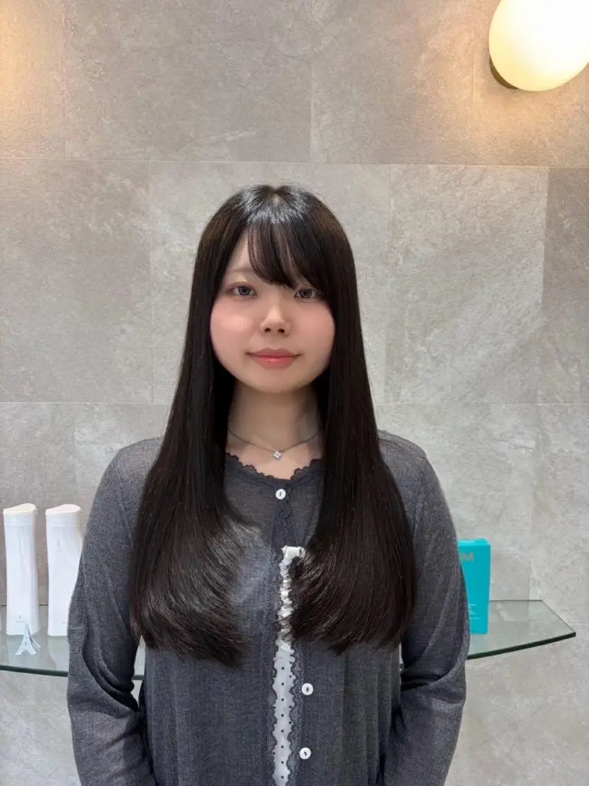 ロング ロングレイヤー レイヤーカット ロング 縮毛矯正 韓国ヘアケアブリーチ 莉奈のヘアスタイル