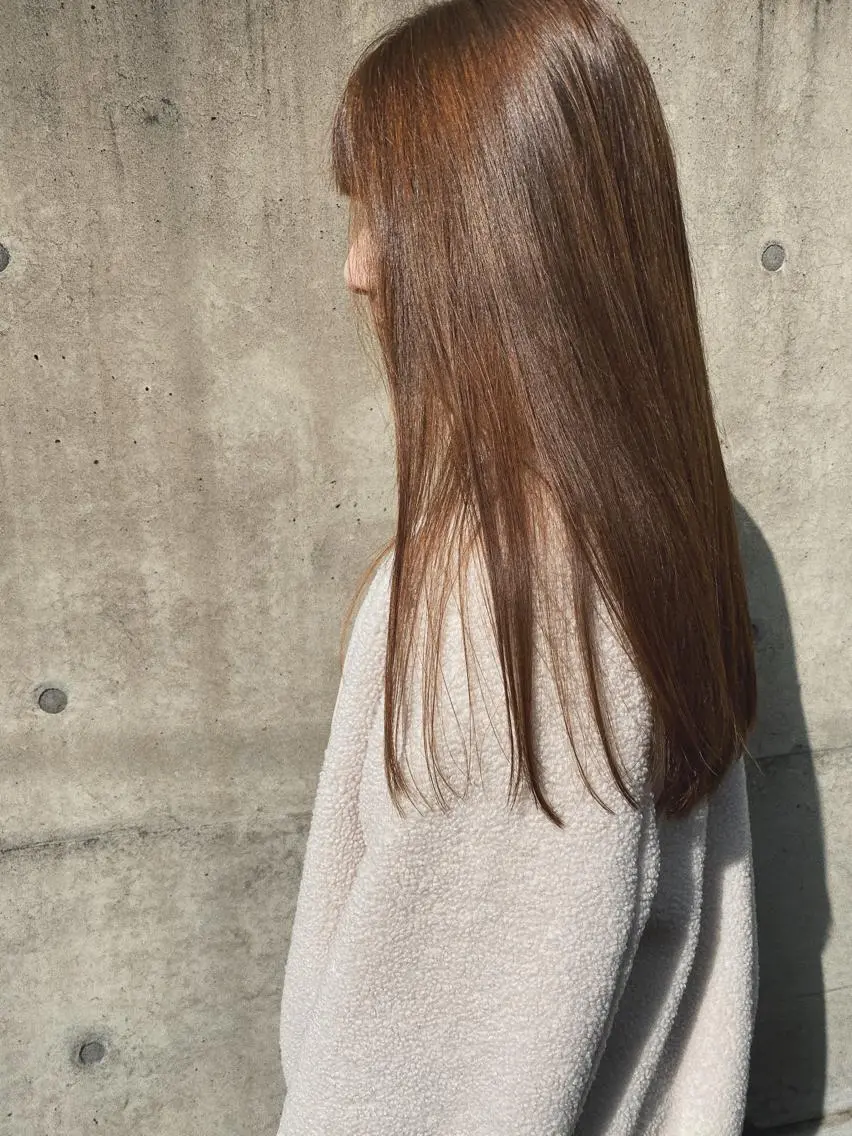 セミロング ヨシモトリョウ 髪質改善/美髪のヘアスタイル