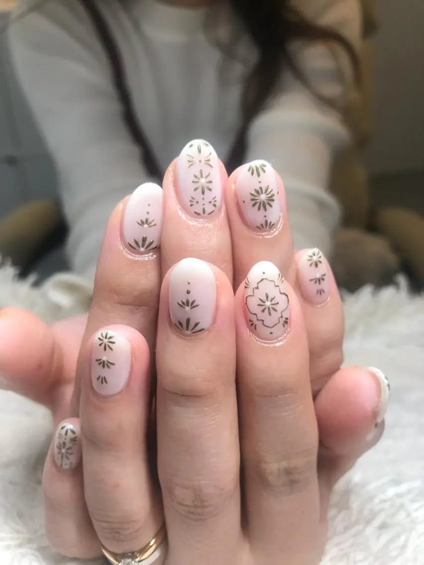 ミディアム カラー パーマ ヘアアレンジ メンズ キッズ ネイル マツエク・マツパ アートネイル el. by Aoのネイルデザイン
