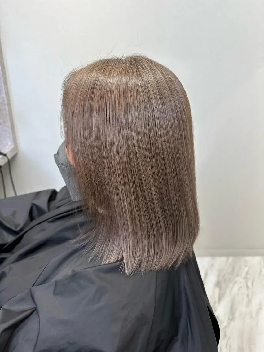 セミロング カラー カット 縮毛矯正 トリートメント ere hair salonのヘアスタイル