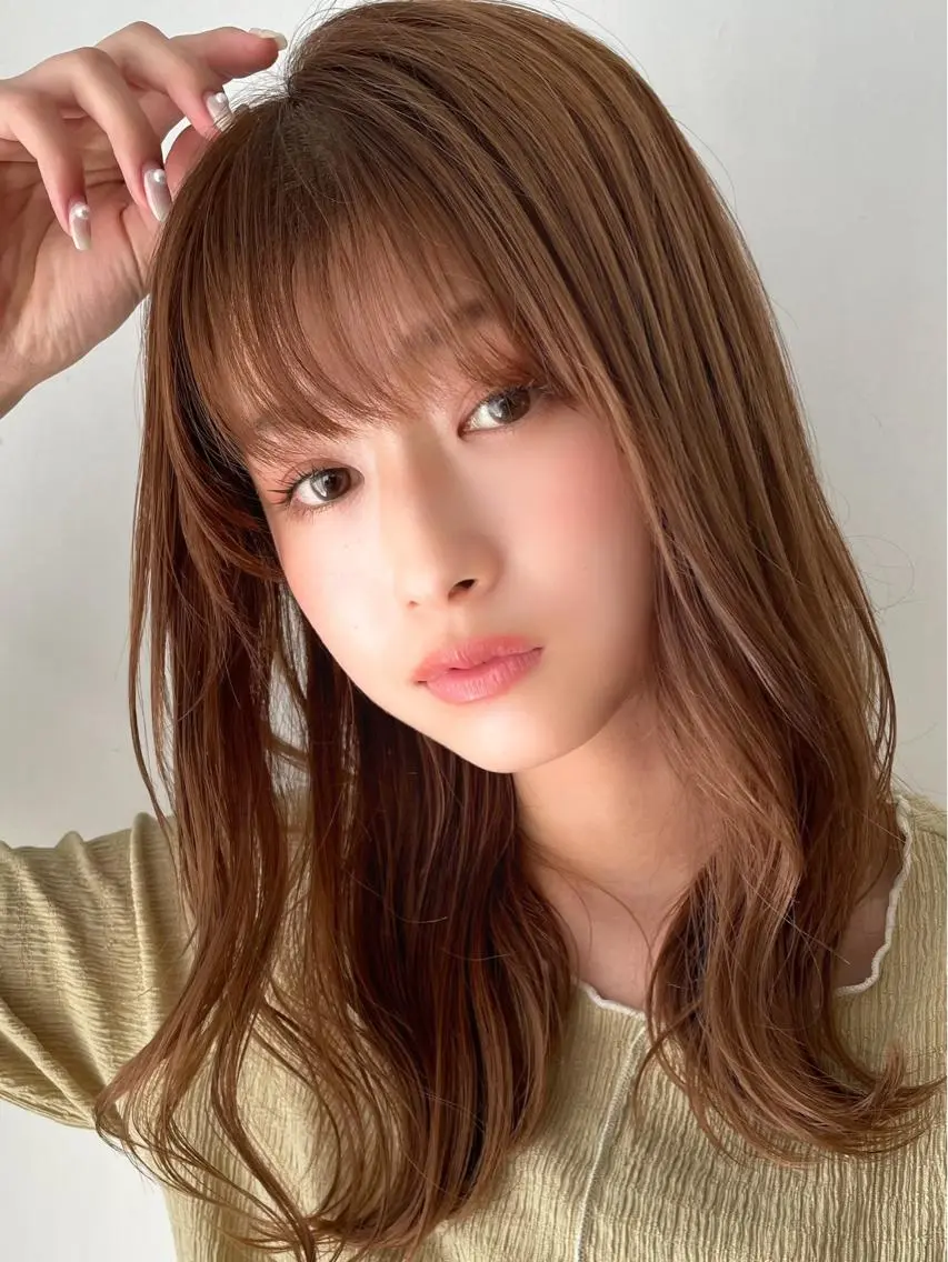 ミディアム カラー パーマ ヘアアレンジ メンズ キッズ ネイル マツエク・マツパ カット ヘアカラー レイヤーカット/ 巻ける縮毛矯正のヘアスタイル