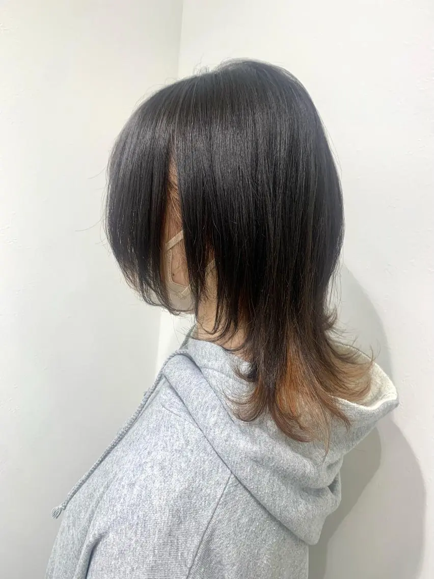 セミロング カラー ウルフカット レイヤー ハイトーン 暖色⭐︎KANAKOのヘアスタイル