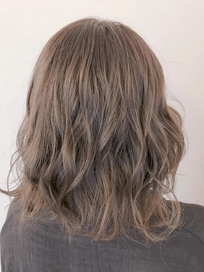 ミディアム カラー アディクシーカラー アッシュ バレイヤージュ ベージュカラー ブリーチ ヘアカラー ブリーチの神 KYONのその他イメージ
