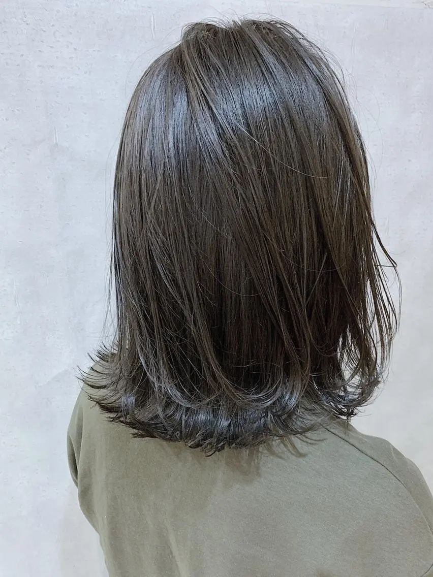 ミディアム カラー MOU namba ムウナンバのヘアスタイル