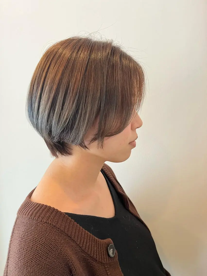 ショート カラー ブリーチ ブリーチなしカラー ショートヘア 多河 遥のヘアスタイル
