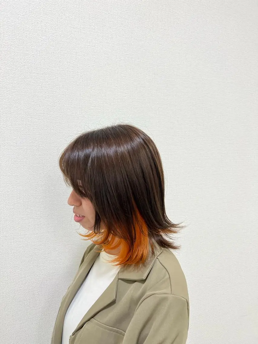 ミディアム カラー ベージュカラー インナーカラー オレンジ ウルフカット 二宮 光広/似合わせカットのヘアスタイル