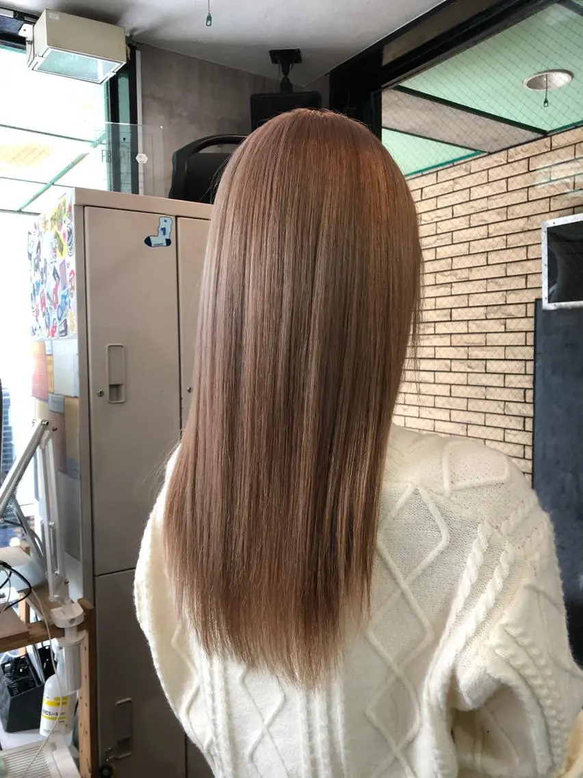 セミロング カラー ベージュカラー ハイトーンカラー ハイトーンベージュ レイヤー/エクステ alpha下妻のヘアスタイル