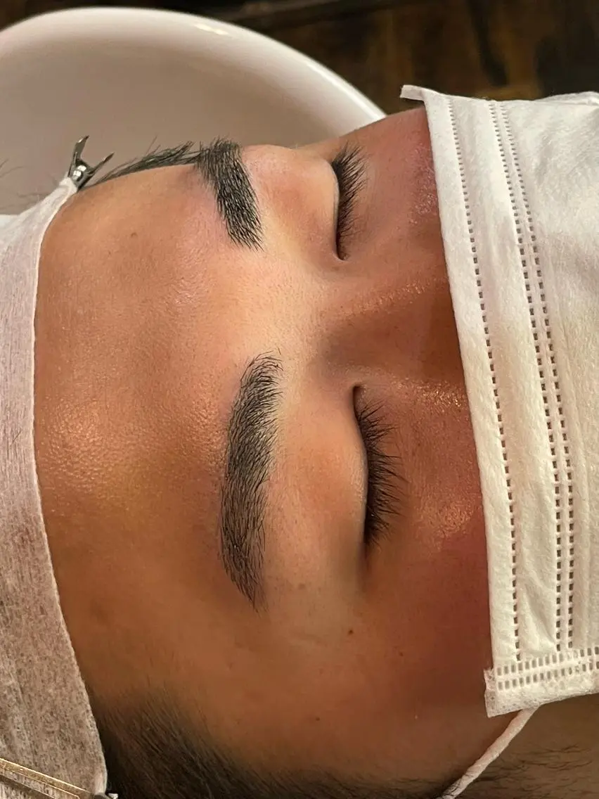 アイブロウ ワックス脱毛 眉カット その他(アイブロウ) 伊藤 神威のヘアスタイル