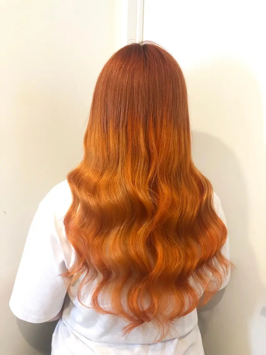 ロング カラー シールエクステ グラデーションカラー ハイライトカラー オレンジ エクステ ヘアカラー エクステ 🧡艶髪/エクステ 🫧🧡YUKI❄️のヘアスタイル