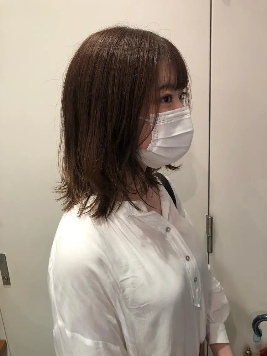 ミディアム カラー カット ヘアカラー トリートメント MIOベージュカラー 柔らかいカラーのヘアスタイル