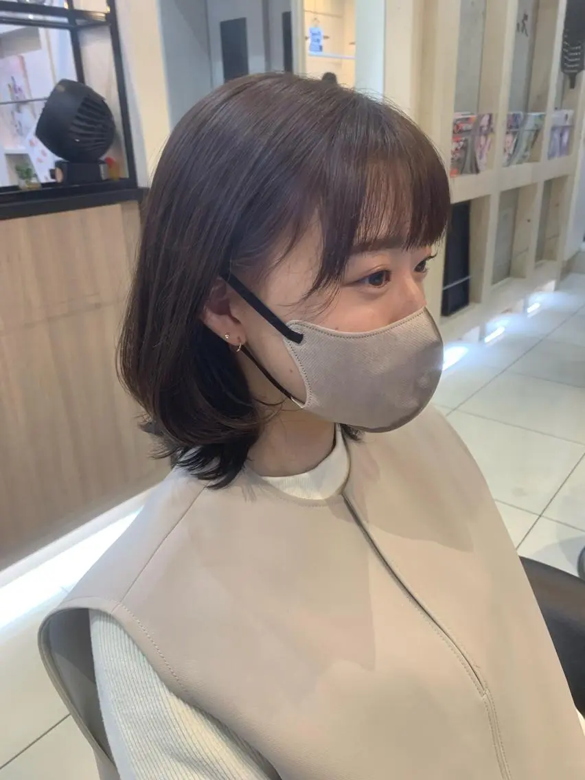 ミディアム カラー アッシュ レイヤーカット 透明感カラー/ くびれヘア/館岡俊平のヘアスタイル