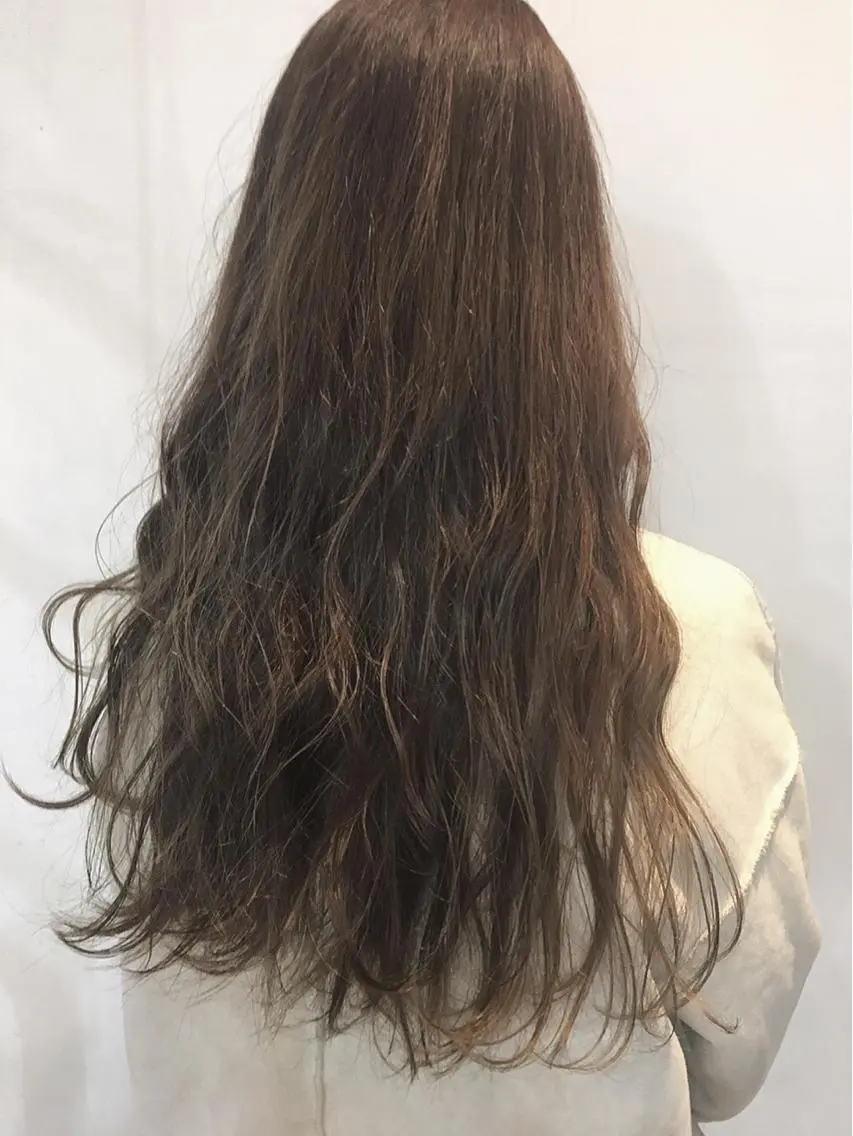 ロング カラー ベージュカラー 狩野 羅夢のヘアスタイル