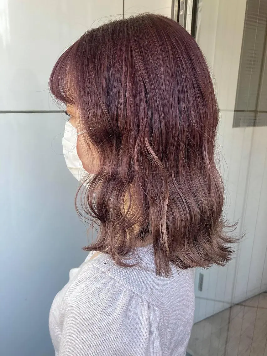ミディアム カラー ヘアアレンジ ブリーチ ピンクカラー ピンクパープル パープルカラー 福壽 優奈のヘアスタイル