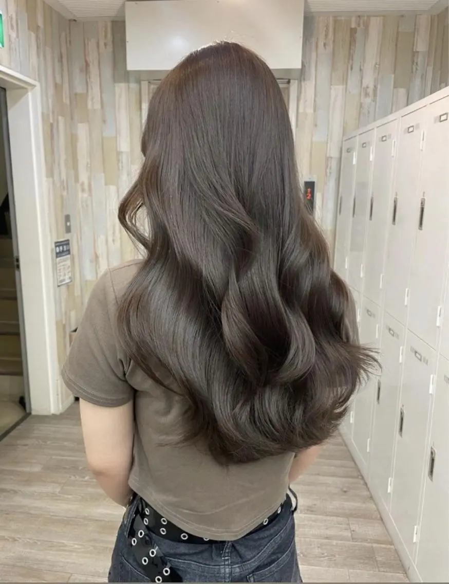 ロング カット ヘアカラー トリートメント number eluneのヘアスタイル