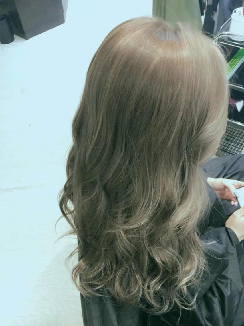 ショート ミディアム セミロング ロング カラー グレージュ ハイライトカラー ハイライト UNDER vr 【アンダーバー】のヘアスタイル