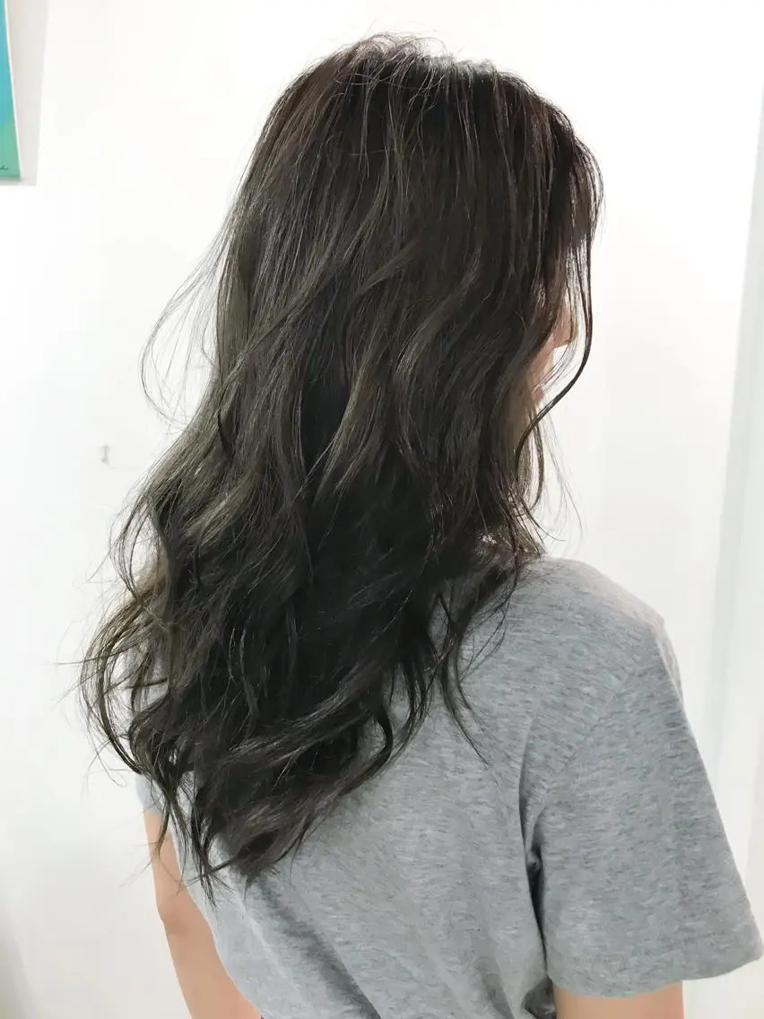 ロング カラー 透明感カラー グレージュ エクステ(レミー毛) NINEのヘアスタイル