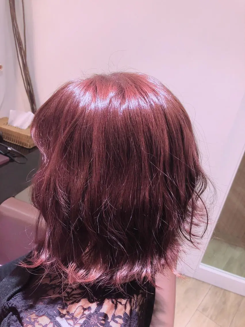 ミディアム カラー ピンクカラー 小宮 真理奈のヘアスタイル
