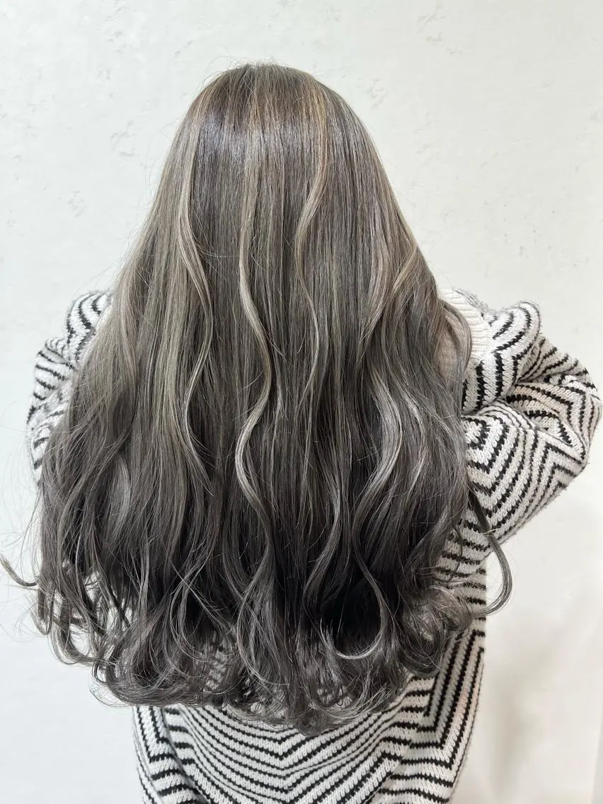 ロング カラー カット ヘアカラー トリートメント mana .のヘアスタイル