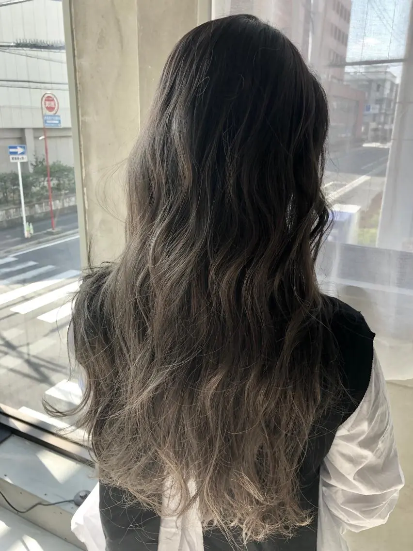 ロング ヘアカラー 岡本 一平のヘアスタイル
