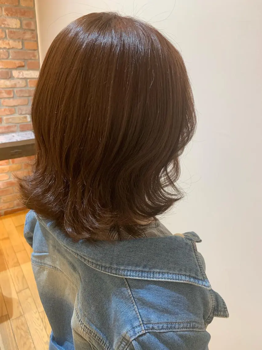 ミディアム カラー 齊藤 衣梨佳のヘアスタイル