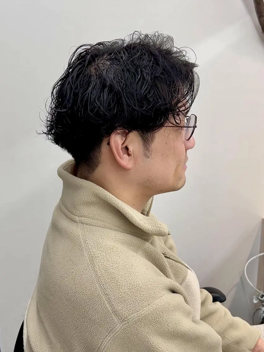 ショート メンズ パーマ センターパート フェザーパーマ マッシュ メンズパーマ メンズショート カット パーマ メンズパーマ/ メンズカット/タクヤのヘアスタイル