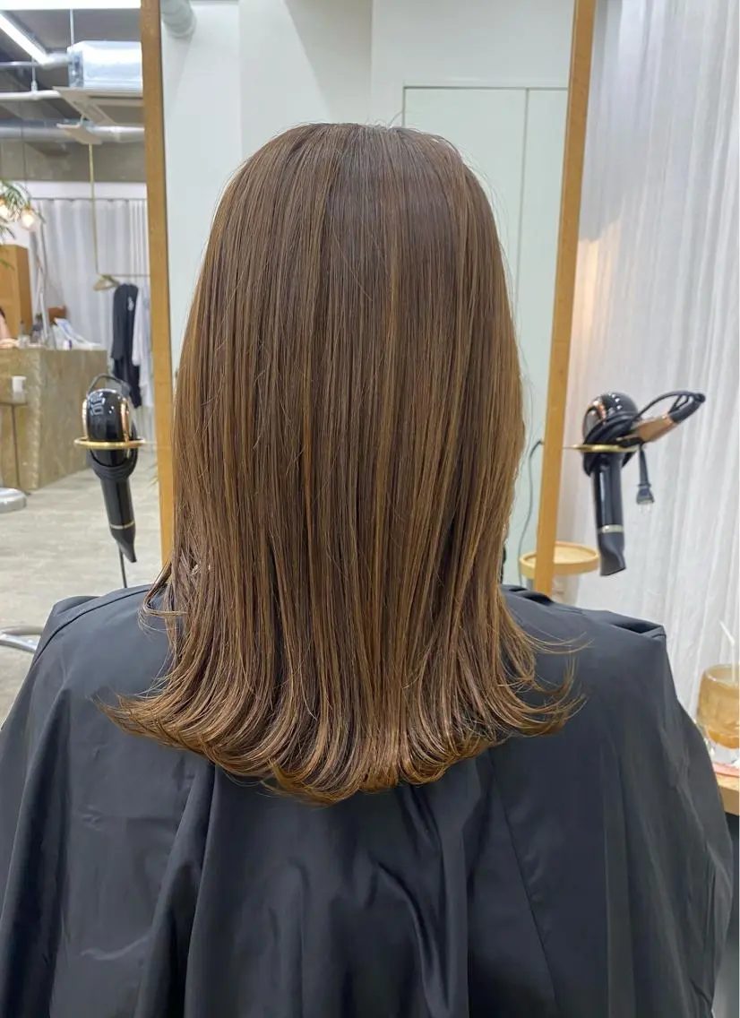 カラー ベージュカラー KVELL ユナのヘアスタイル
