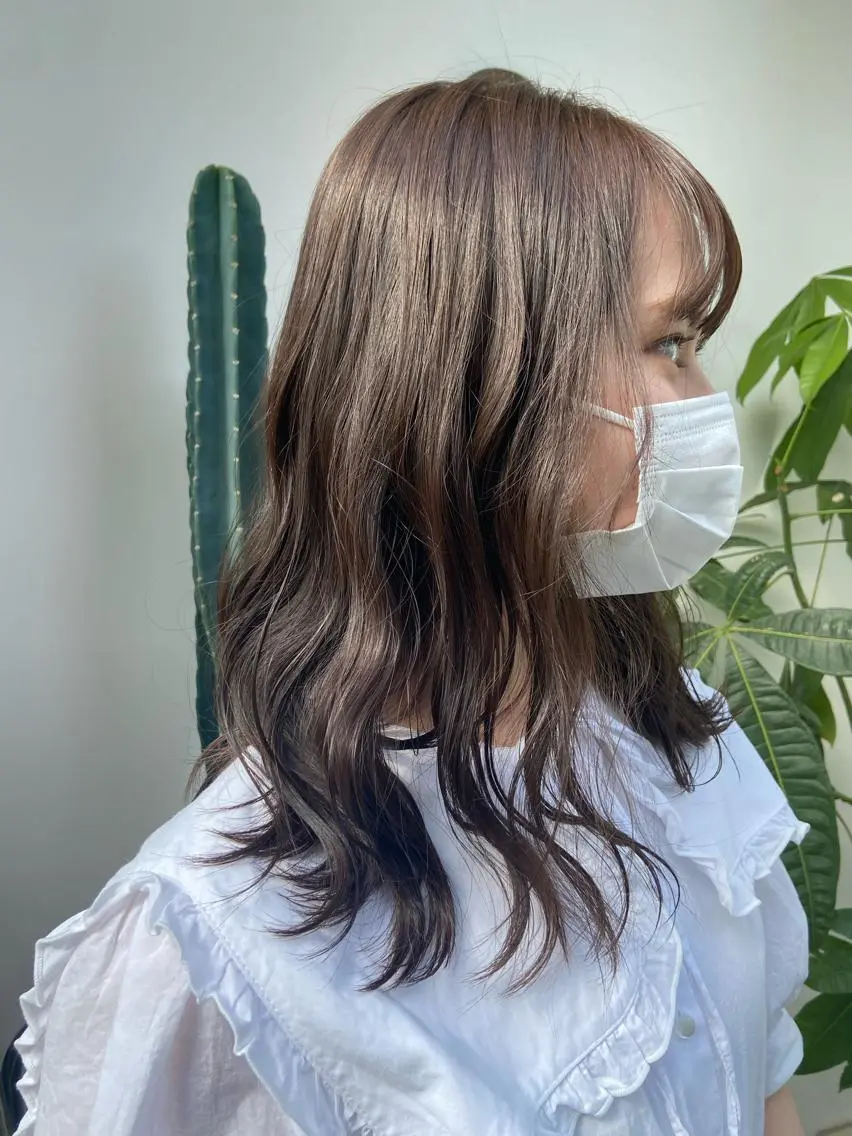 セミロング エギョモリ 天使の羽バング・フェザーバング ハッシュカット ハイライト タンバルモリ ヘアカラー トリートメント なかむら ゆきのヘアスタイル