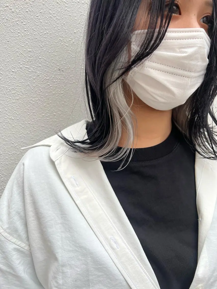 ミディアム カラー ヘアアレンジ シルバー ホワイトシルバー 「sumi」 AMIのヘアスタイル