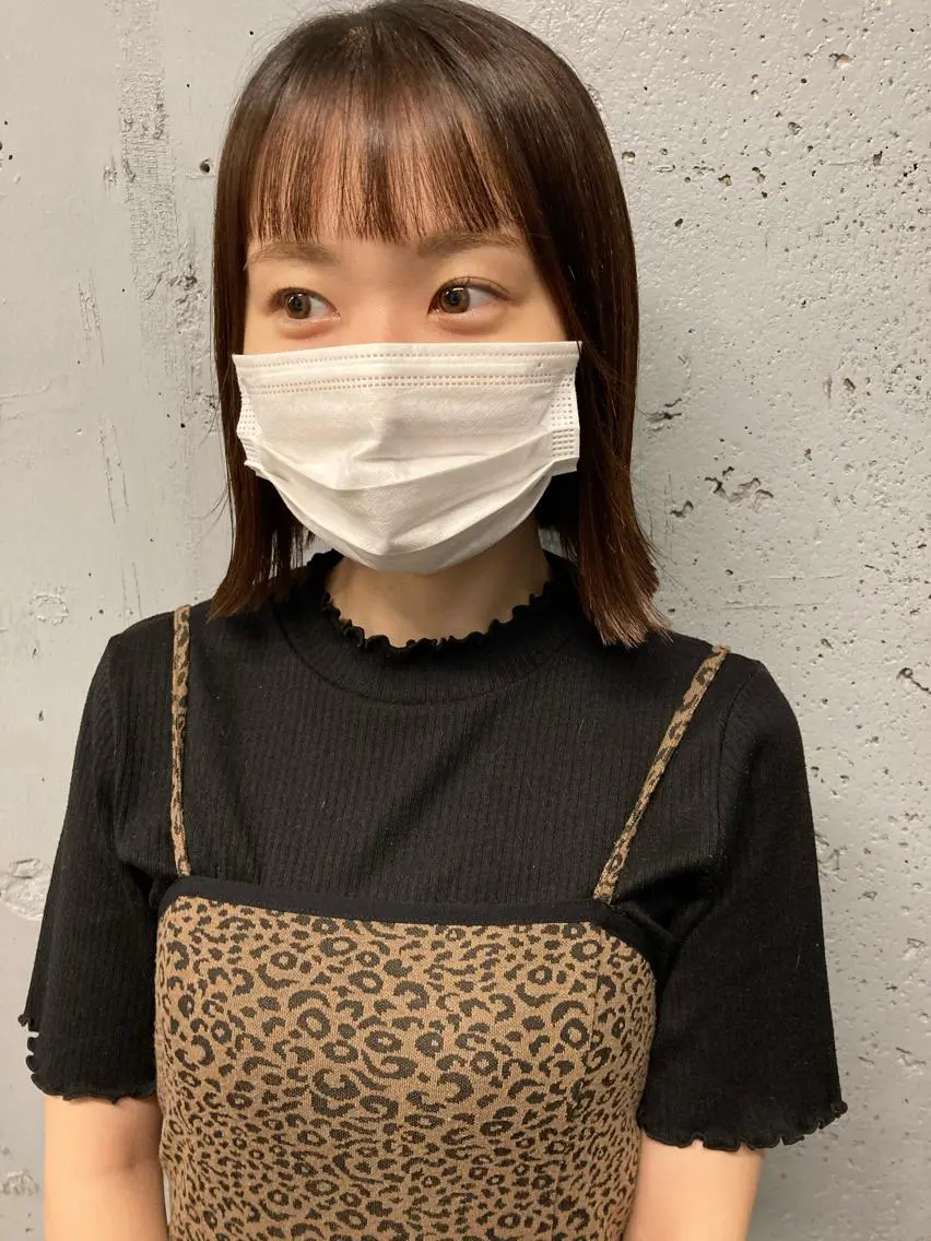 ショート カラー ボブ 顔まわりレイヤー デザインカットのヘアスタイル