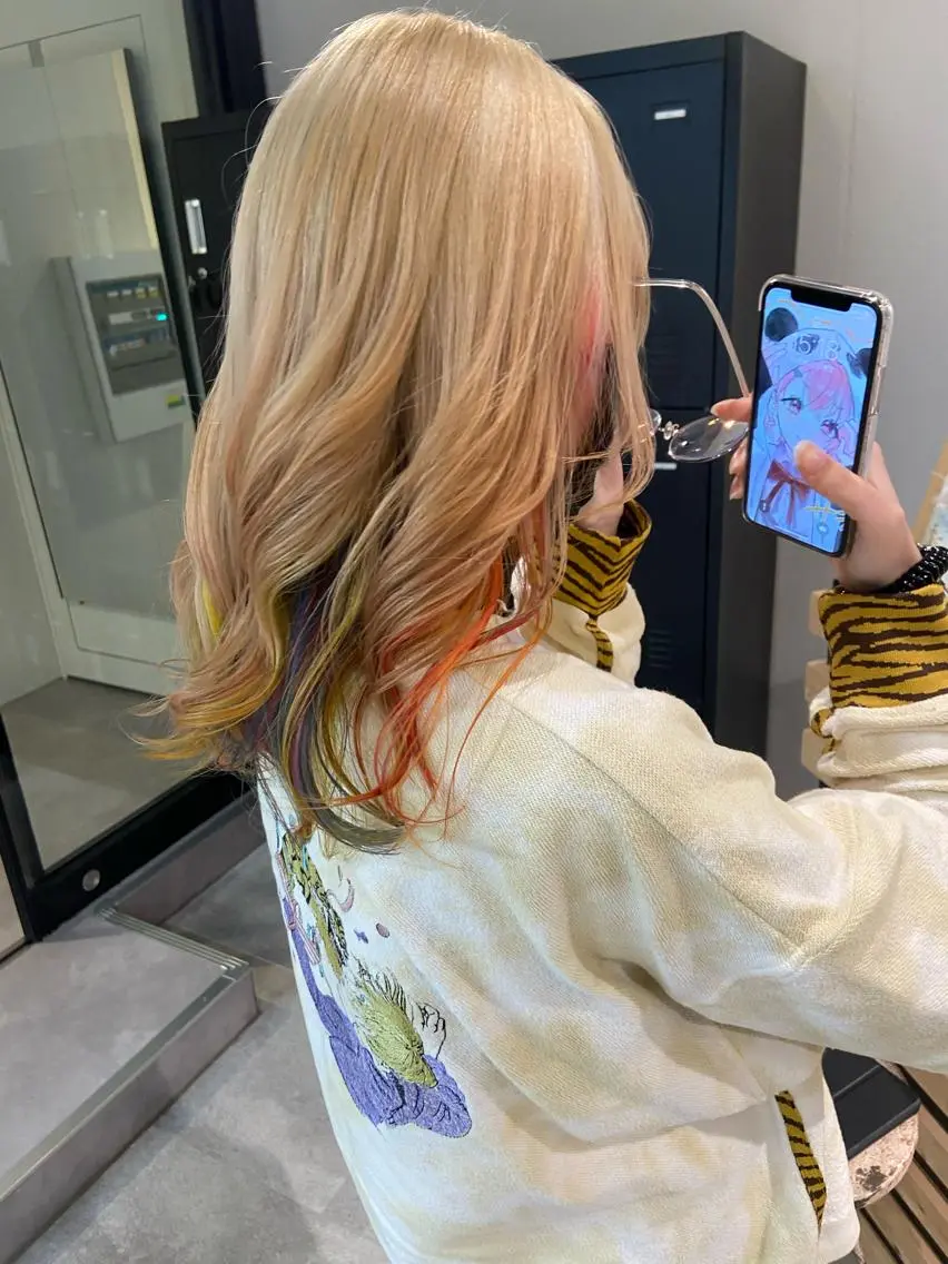 ミディアム カラー ヘアカラー トリートメント ウルフカット レイヤーカット上柿のヘアスタイル